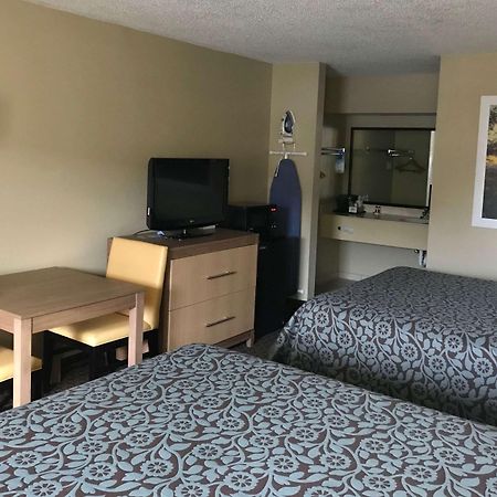 Days Inn By Wyndham Lexington-Columbia Eksteriør bilde