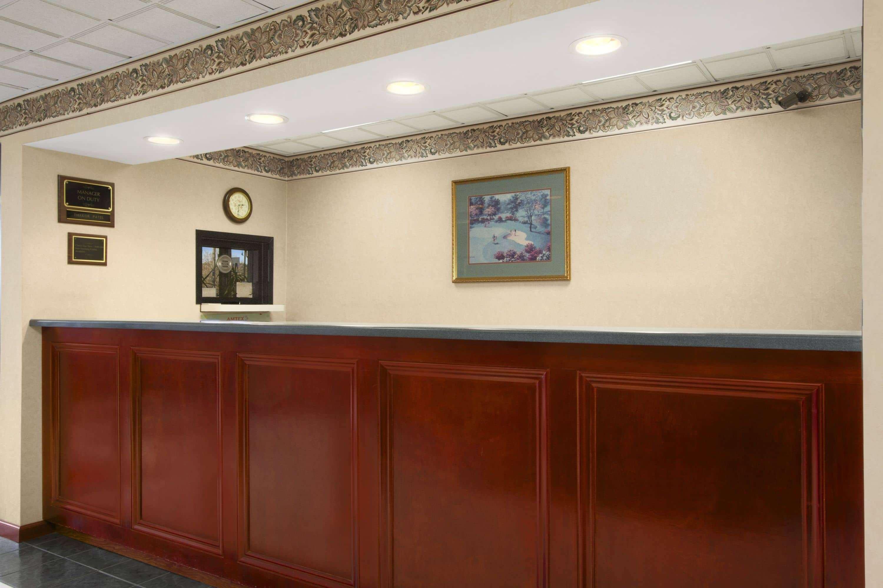 Days Inn By Wyndham Lexington-Columbia Eksteriør bilde