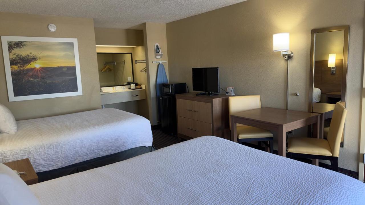 Days Inn By Wyndham Lexington-Columbia Eksteriør bilde