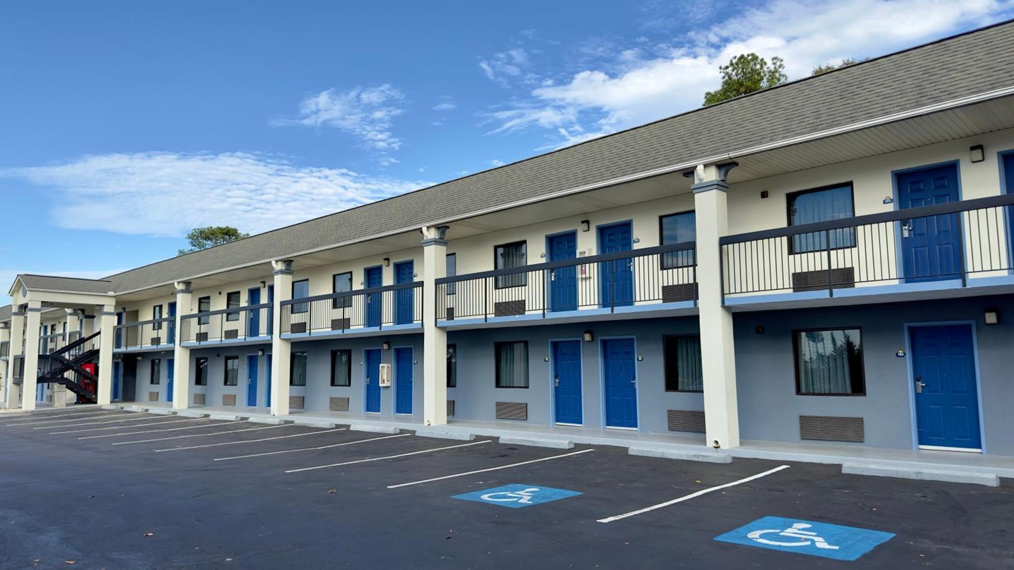 Days Inn By Wyndham Lexington-Columbia Eksteriør bilde