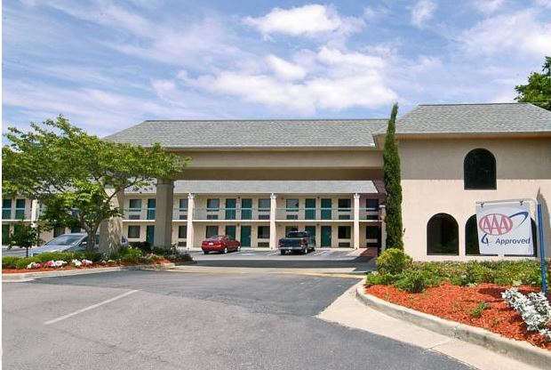 Days Inn By Wyndham Lexington-Columbia Eksteriør bilde